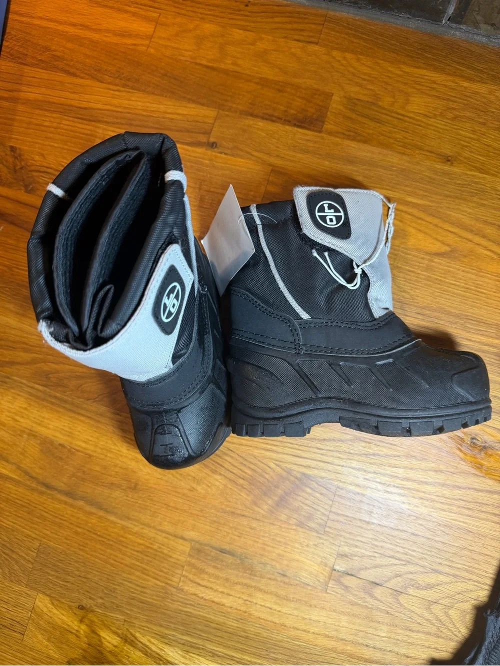 Kids Winter Boots with removable inserts - Black and Light Gray, size 8 (046)